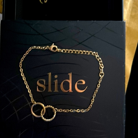 Slide gold tone bracelet - Picture 1 of 2